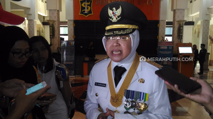 Risma 'Diprotes' DPRD Kota Surabaya. Kata Mereka ...