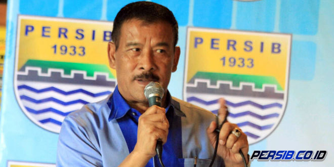 Manajer Persib Umuh Muchtar