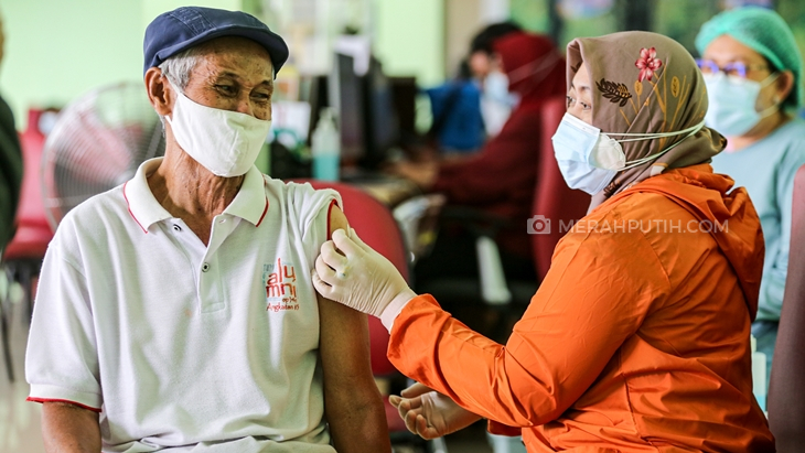 Luhut Beberkan Lansia Rentan Jadi Korban Penyebaran Omicron