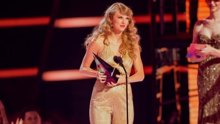 Taylor Swift Borong 6 Penghargaan, Simak Daftar Lengkap Pemenang AMA 2022
