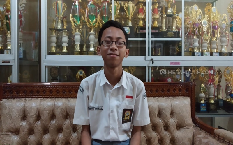  Anak Penjual Mainan Siswa SMAN 4 Solo Raih Nilai 100 Pada UNBK 2019 