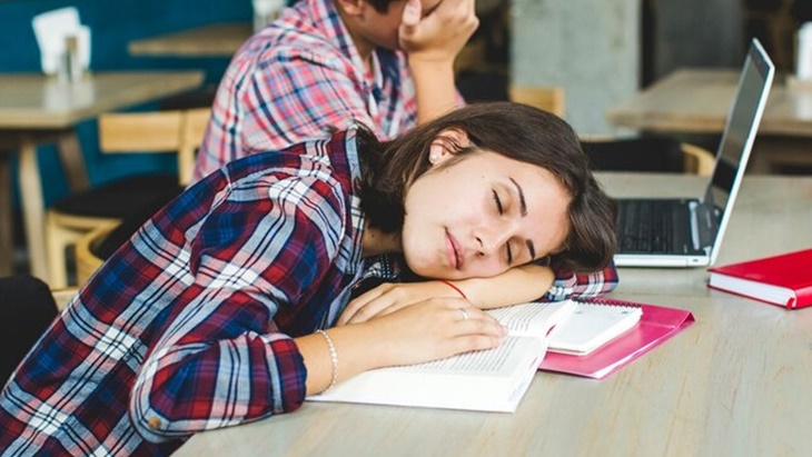 Cara Mengembalikan Pola Tidur yang Benar Sebelum Kembali Sekolah