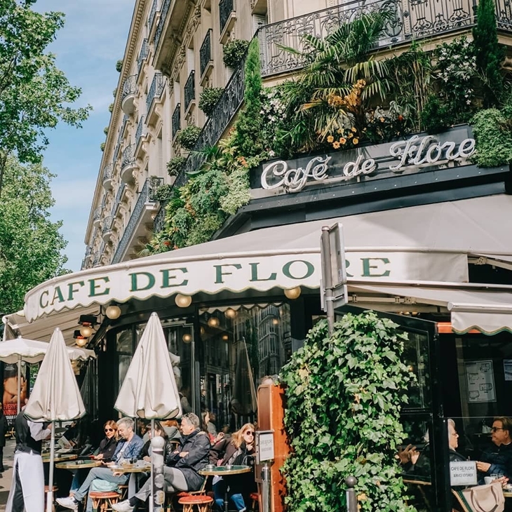 Cafe de Flore. (Foto: instagram@viviankoerniady)