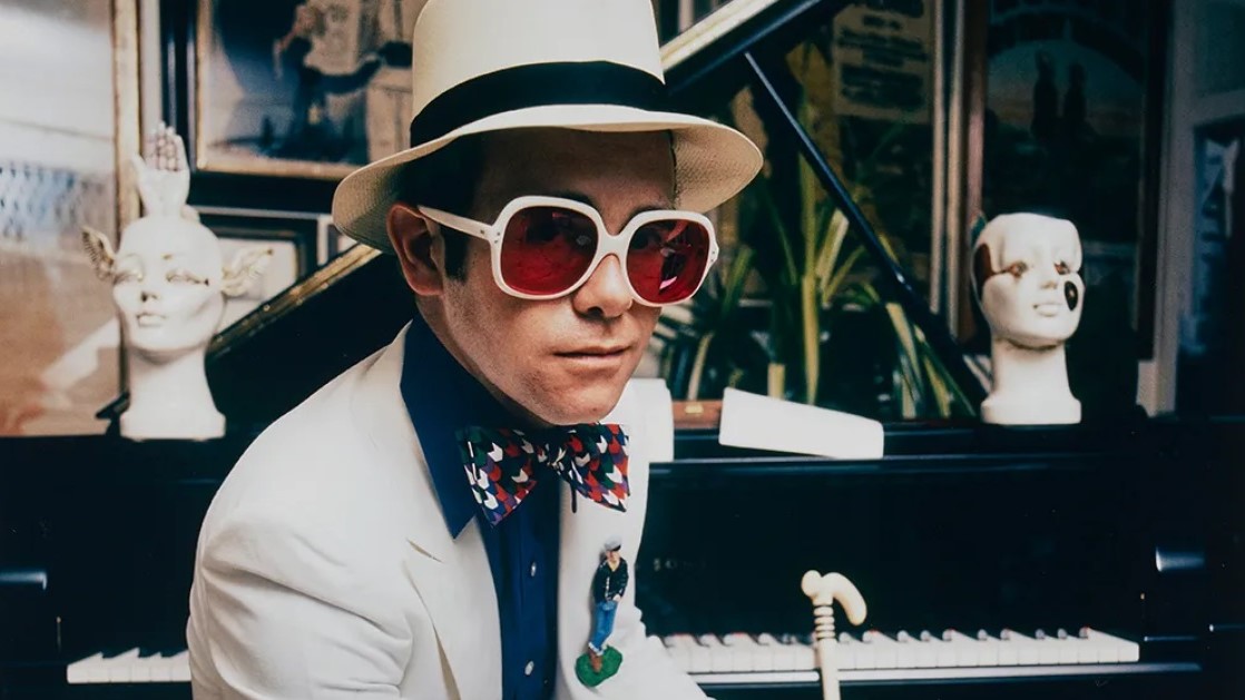 Memorabilia Elton John akan Dilelang 