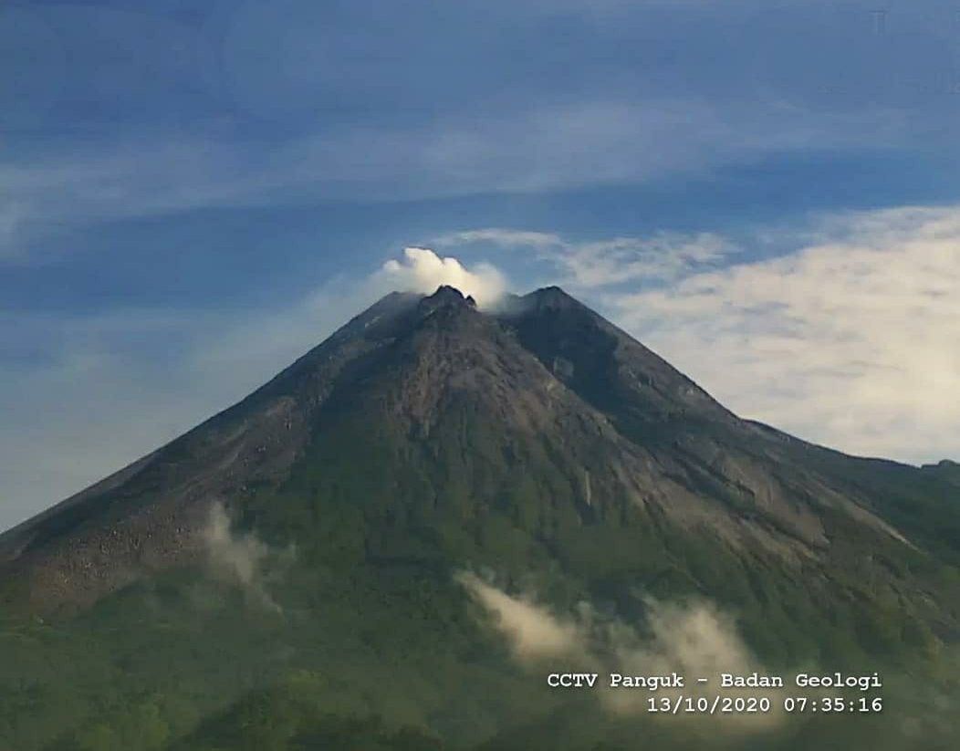Boyolali Diguyur Hujan Abu Merapi