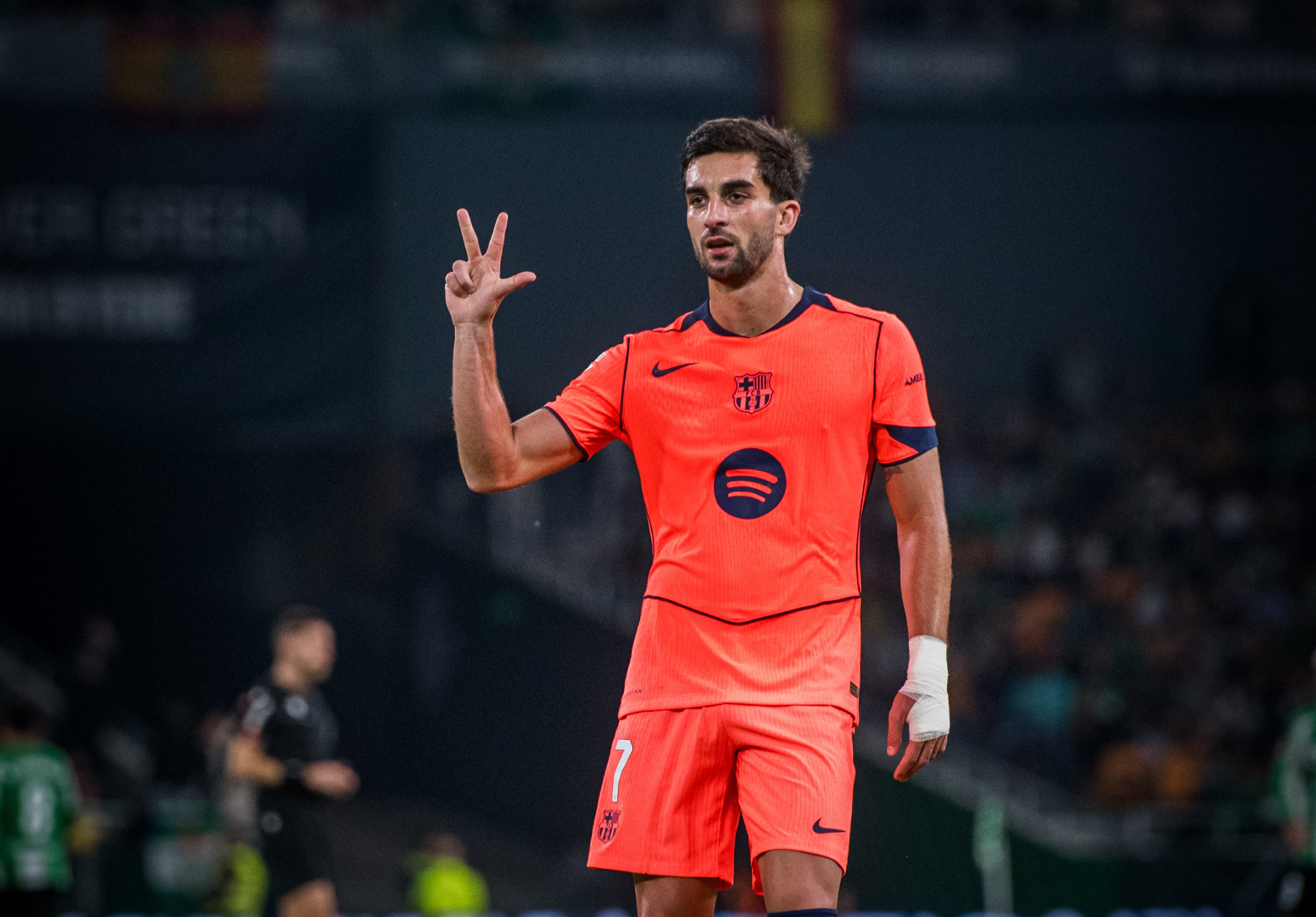 Hat-trick dalam Kemenangan 5-3 Barcelona atas Betis, Ferran Torres Pemain Cerdas Menurut Hansi Flick