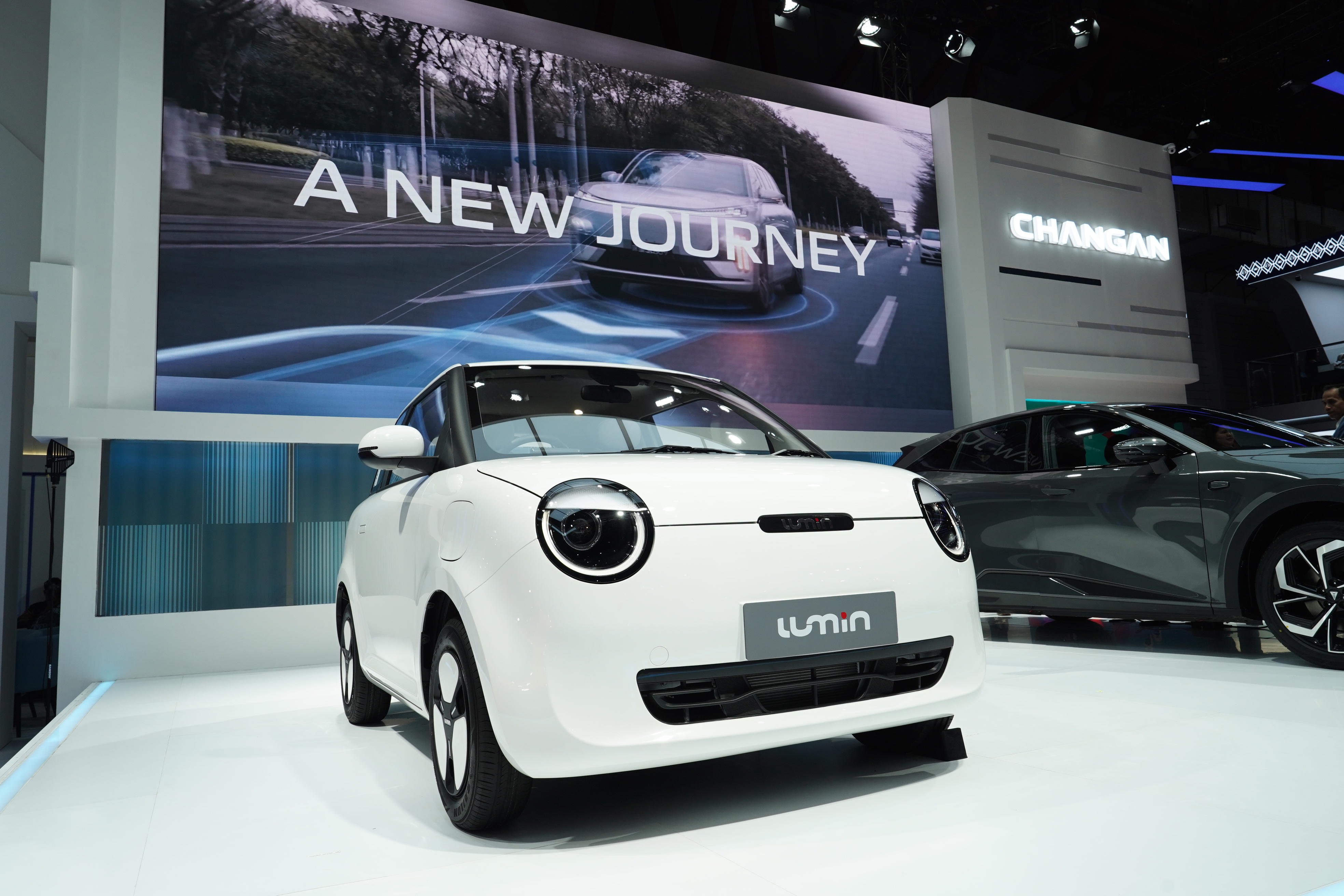 Mata Genit Changan Lumin Goda Pengunjung IIMS 2026, Cek Spesifikasi dan Harganya