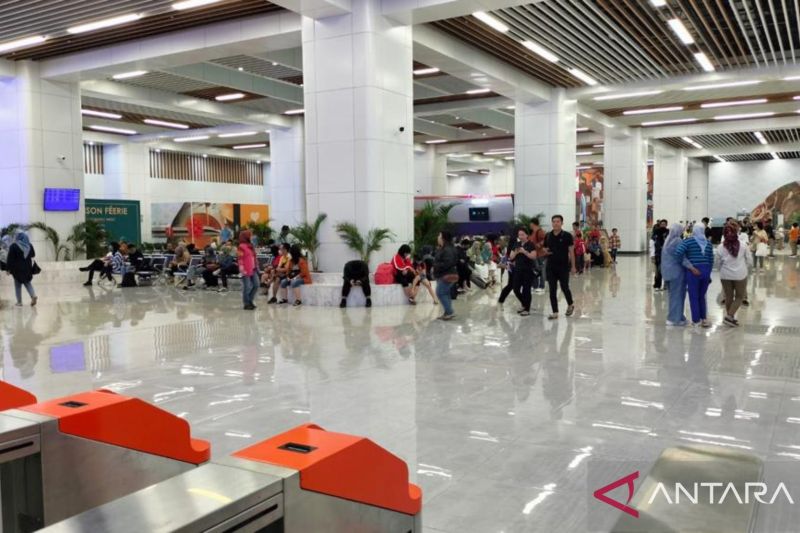 Respons KCIC soal Viral Atap Stasiun Kereta Cepat Halim Bocor