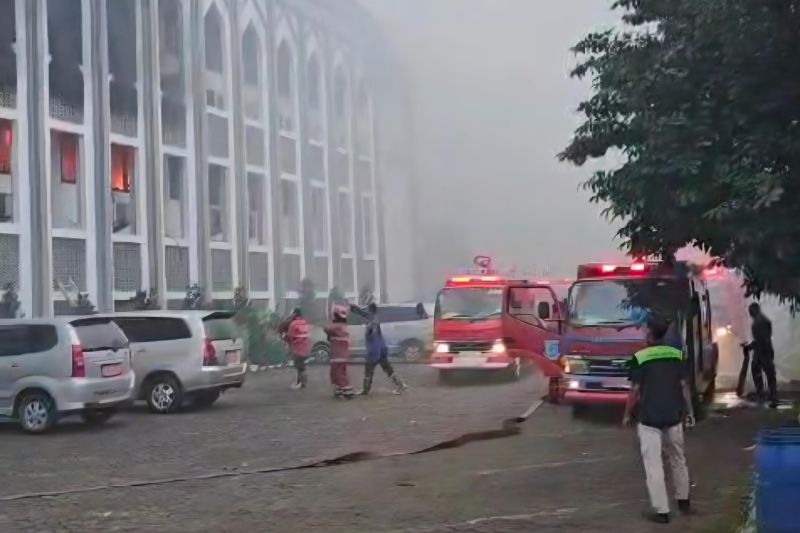 Petugas Pemadam Respons Cepat, Kebakaran UIN Ciputat Hanya di Ruang Sekretariat Rektorat