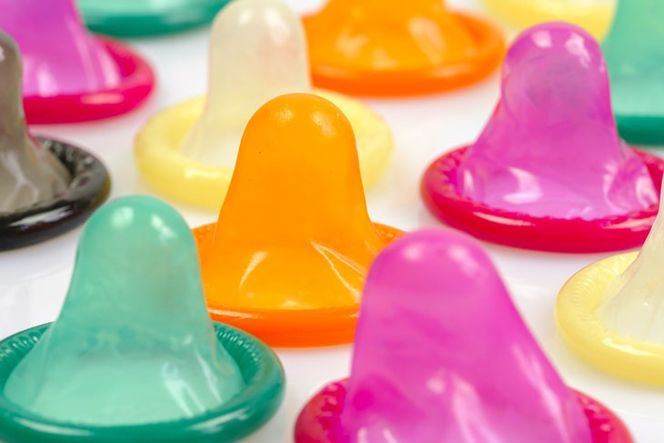 Hindarkan dari Penyakit Menular Seksual hingga HIV/AIDS, Pakai Kondom Amat Disarankan