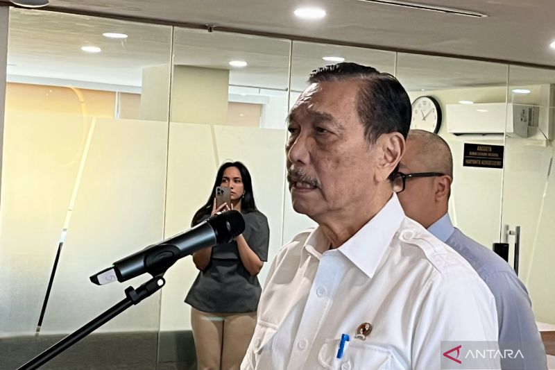 Luhut Pasang Target Bansos Digital Mulai Jalan Kuartal IV 2026
