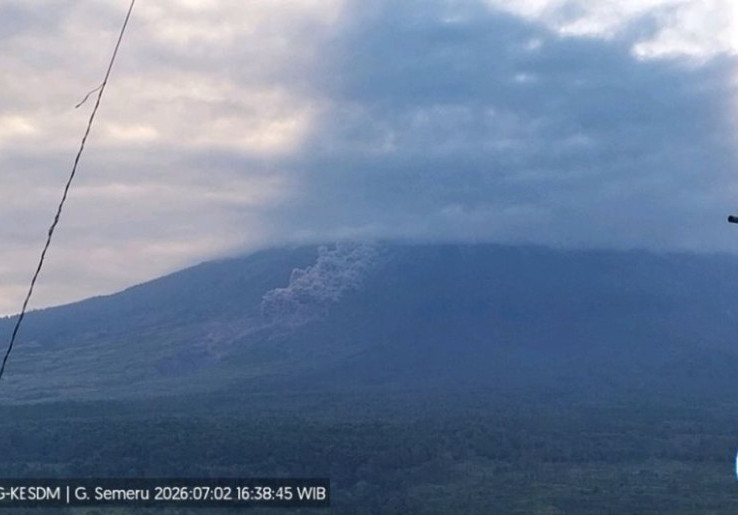 Jalur Semeru Mau Ditutup, Tapi Bukan karena Erupsi Awan Panas 4 KM Sore Tadi