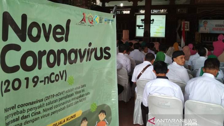 Sosialisasi kesiapsiagaan menghadapi infeksi penyakit virus corona (Covid-19) di Pendopo Kabupaten Kudus, Jawa Tengah, Jumat (6/3/2020). (ANTARA/Akhmad Nazaruddin Lathif)