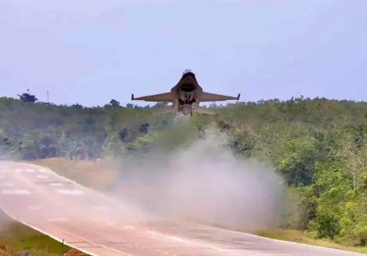 F-16 dan Super Tucano Mendarat di Jalan Tol, Ini Alasan TNI AU Menggelar Uji Coba