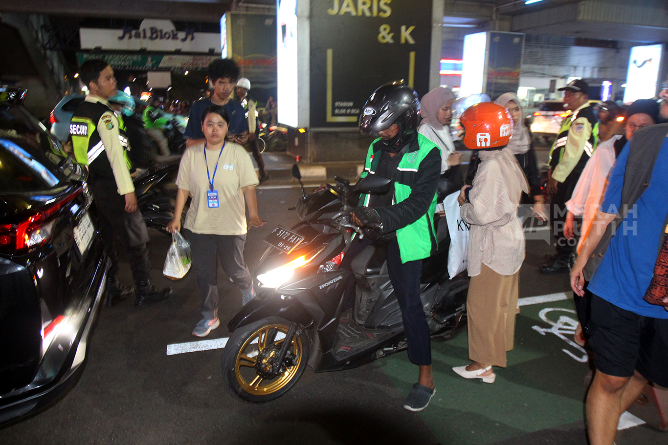 Ojek Online Jadi Alternatif Transportasi Usai MRT Jakarta Berhenti Operasi