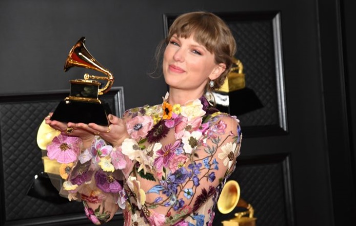 Taylor Swift Tarik Album ‘Fearless’ dari Grammy Awards