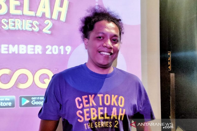 Pelawak tunggal Arie Kriting ditemui saat peluncuran "Cek Toko Sebelah The Series" musim kedua di Jakarta, Kamis (12/12/2019) (ANTARA News/Maria Cicilia Galuh) 