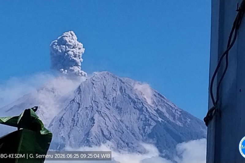 Semeru 5 Kali Erupsi Sajak Pagi, Semburan Letusan Terakhir Tertinggi Sampai 1,2 KM