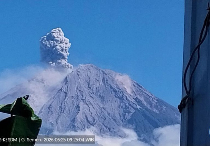 Semeru 5 Kali Erupsi Sajak Pagi, Semburan Letusan Terakhir Tertinggi Sampai 1,2 KM