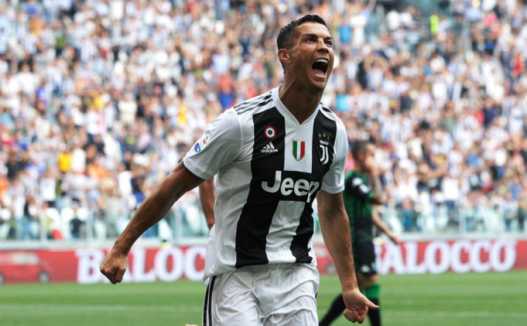Tak Lagi Mandul, Ronaldo Borong 2 Gol Kemenangan Juve atas Sassuolo