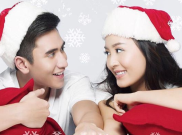 Cara Verrell Bramasta dan Natasha Wilona Rayakan Natal Bikin Melting 