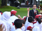 Memperingati Hari Buku Nasional, Jokowi Berdongeng di Istana