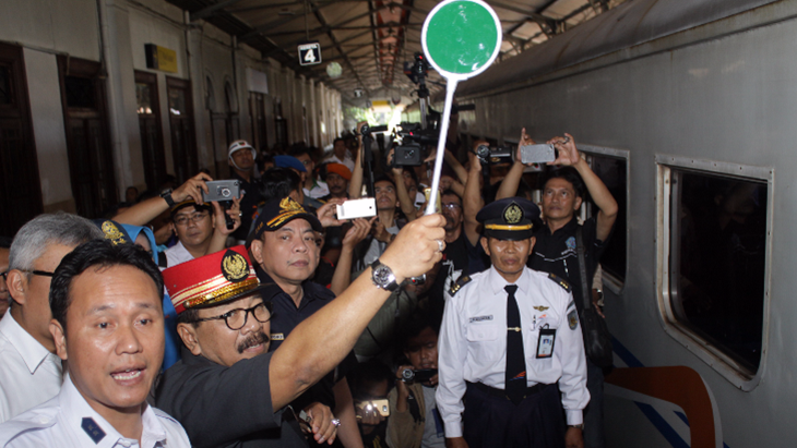 Rayakan Hari Pahlawan, Veteran Gratis Naik Kereta
