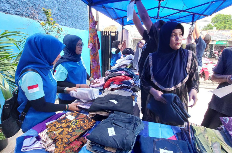 Demokrat DKI Gelar Bazar Baju Layak Pakai dengan Harga Murah