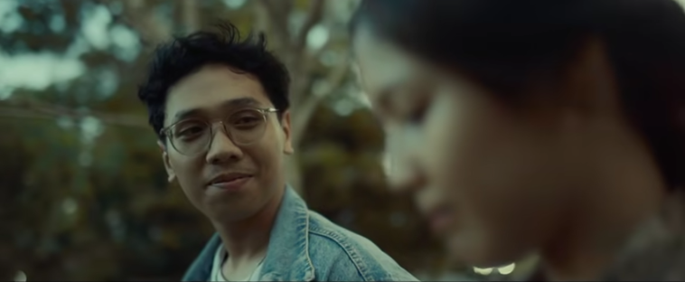 Lirik Lagu Seng Bisa Jauh – Justy Aldrin, terjemahan 
