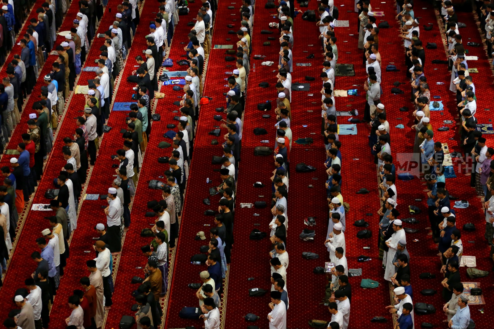 Terlewat Salat Tarawih, Apakah Bisa Diganti? Simak Penjelasan Ulama Syafi’i