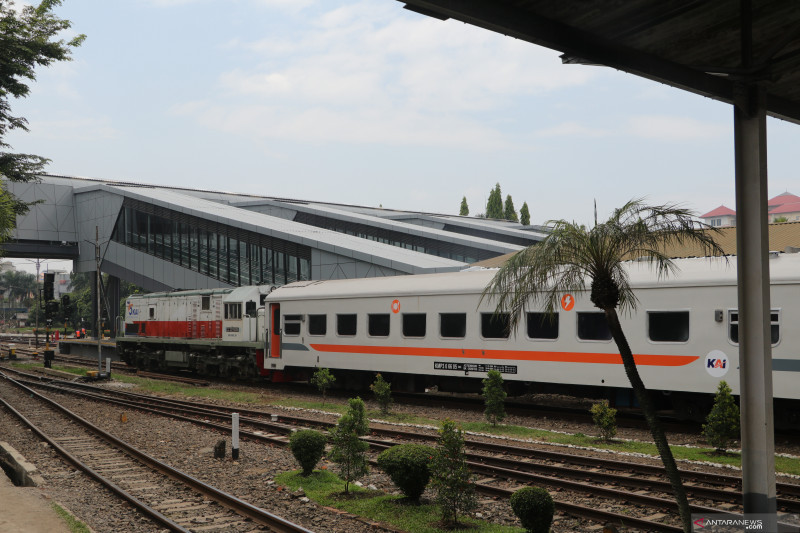 Kereta Api. (Foto: Antara)