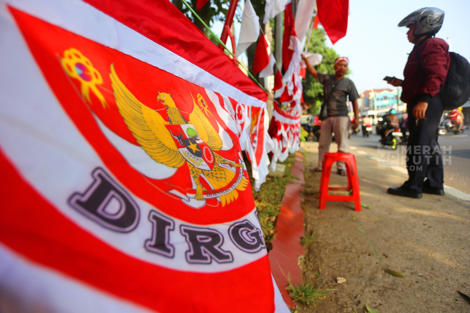 Jelang HUT ke-81 Kemerdekaan RI, Penjual Bendera Musiman Mulai Menjamur