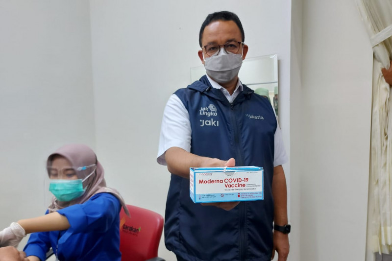 Anies Targetkan Vaksinasi Dosis Ketiga bagi Nakes Selesai Akhir Agustus