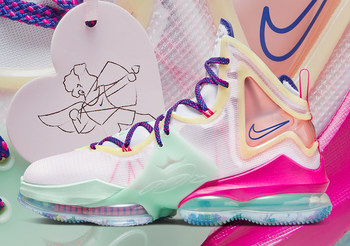 Nike LeBron 19 “Valentine’s Day” . (Foto Sneaker News)