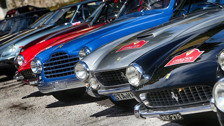 Parade Mobil Klasik Ferrari Tutup Cavalcade Classiche dengan Meriah