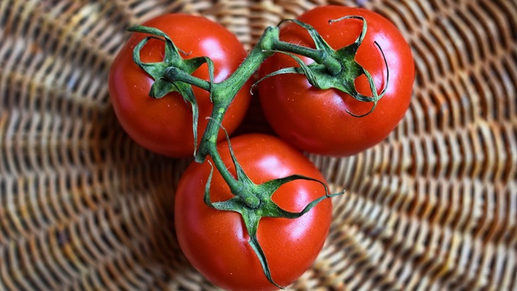 Buah tomat. (Pixabay/MabelAmbel)