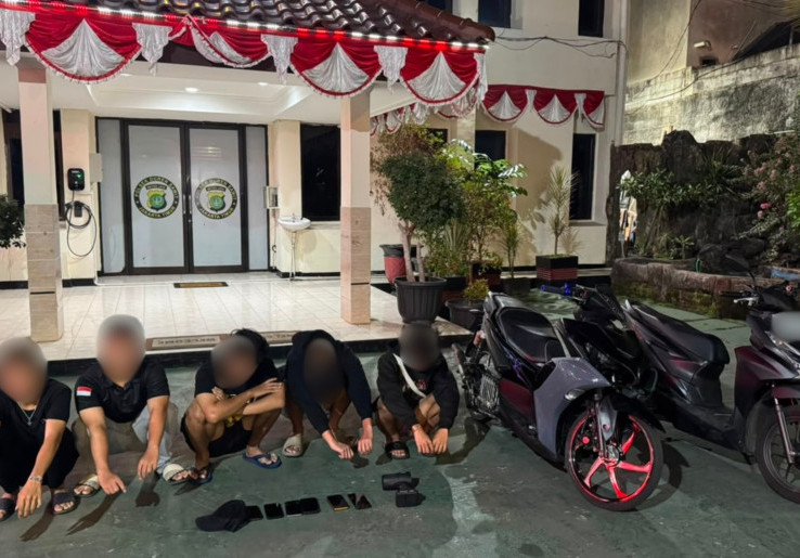 Brimob Polda Metro Jaya Tangkap Sejumlah Orang, Diduga Hendak Balap Liar di Duren Sawit, Jaktim