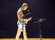 Justin Bieber Tampil Separuh Bugil, Curi Perhatian di Grammy 2026