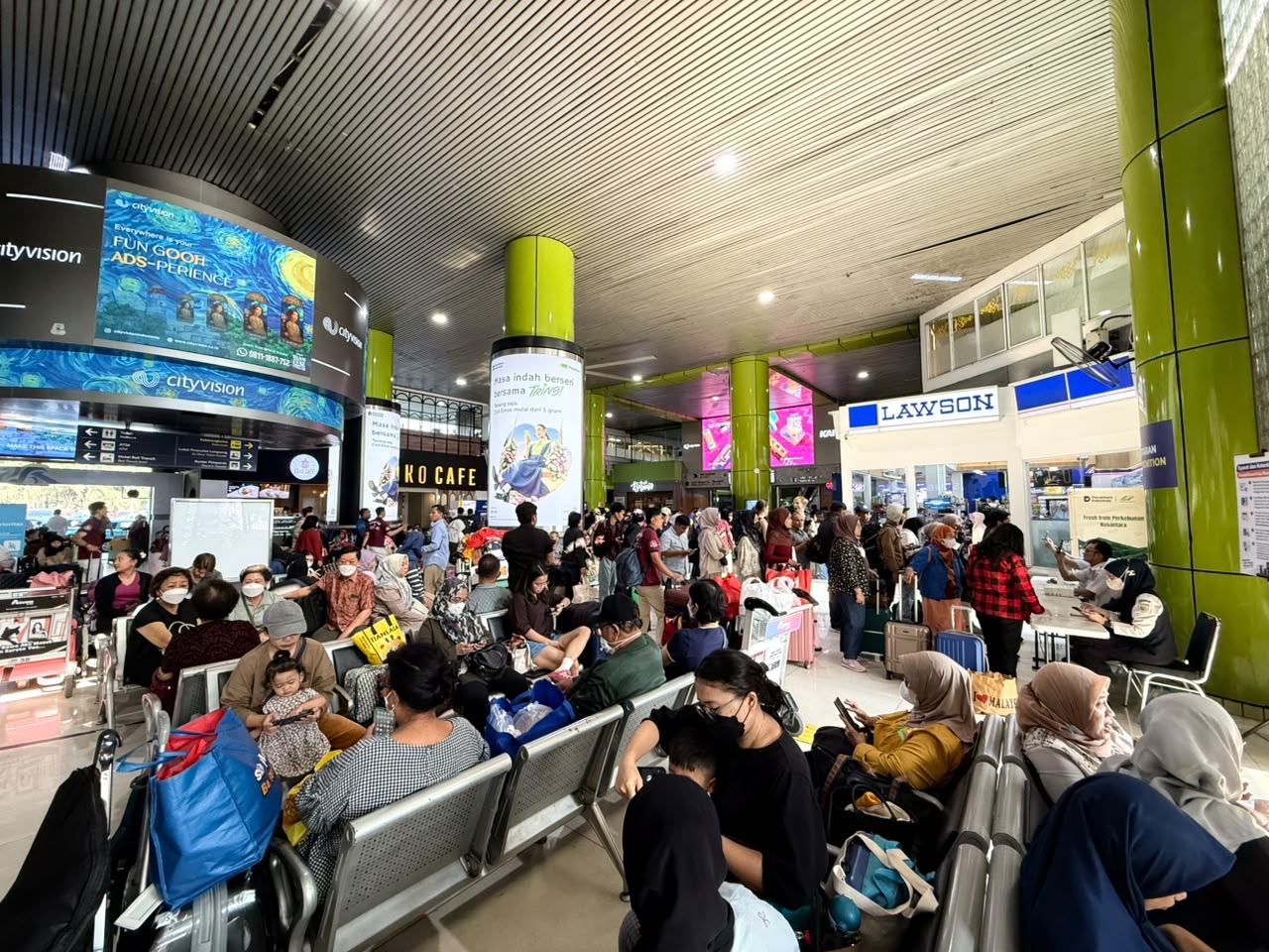 Akomodir Penumpang Terdampak Pembatalan Terbang, PT KAI Tambah Rangkaian Perjalanan