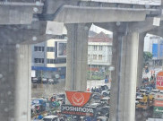 Polda Metro Jaya Kerahkan Personel Bantu Warga Korban Banjir 