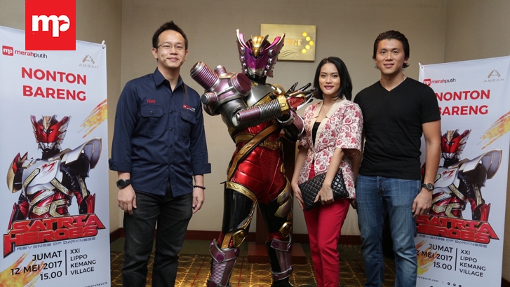 Ambah Batik Buat Desain Bermotif Superhero Indonesia