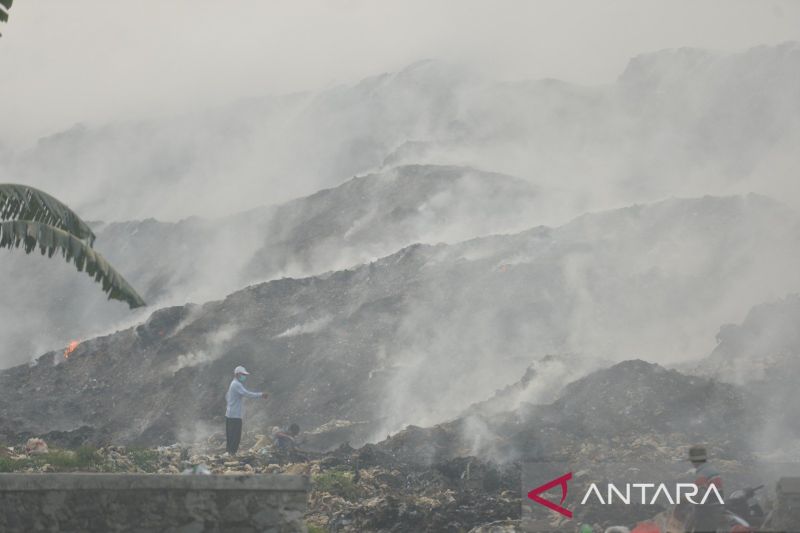Kebakaran TPA Jatiwaringin Mauk Meluas Hingga 15 Hektare, Ratusan Warga Terkena ISPA