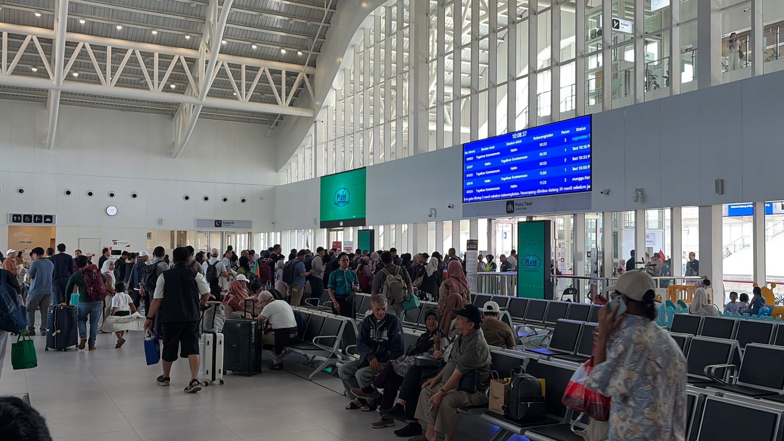 Ada Peningkatan, 10 Ribu Lebih Tiket Kereta Cepat Whoosh Terjual saat Libur Tahun Baru Islam, Didominasi Tujuan Bandung-Jakarta 