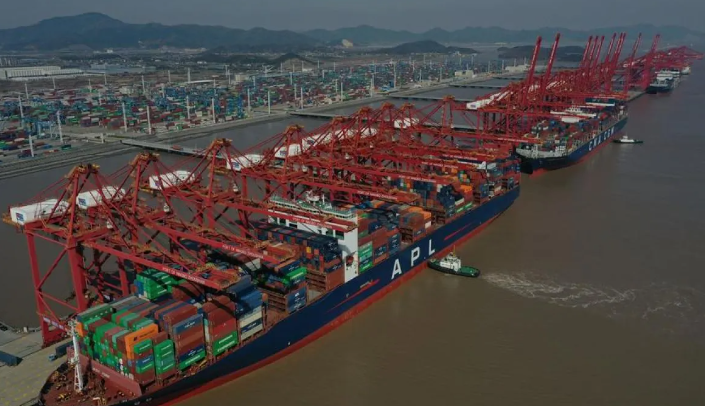 China Bangun Proyek Raksasa Kapal Kargo Pintar Bertenaga Listrik