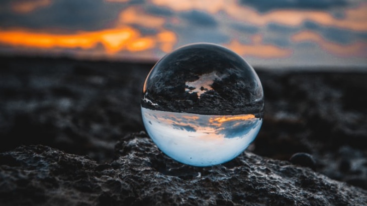 Taurus merupakan zodiak berelemen tanah. (Foto Unsplash/Louis Maniquet)