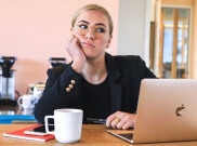 Tetap Santai Meski Tugas Menumpuk