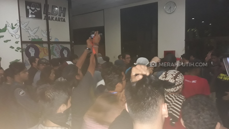 Detik-detik Mencekam Pengepungan dan Penyerangan Kantor YLBHI 