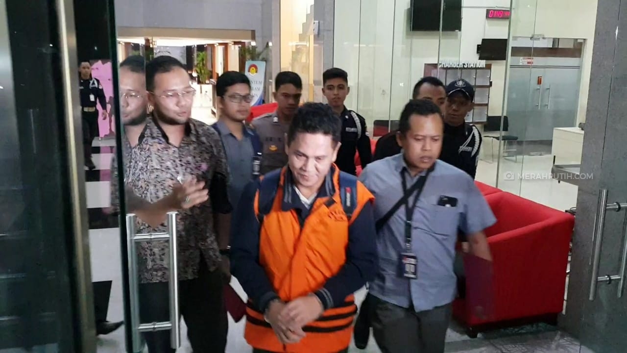 Jadi Tersangka Suap, KPK Tahan Kepala Kantor Imigrasi Mataram