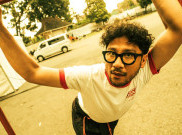 Sepuluh Tahun ‘Generation Y’, Kunto Aji Hadirkan Single ‘2025 Masih Asik Sendiri’ dengan Aransemen Baru