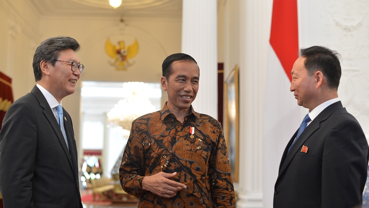 Jokowi Sukses Persatukan Dua Korea di Istana Merdeka 